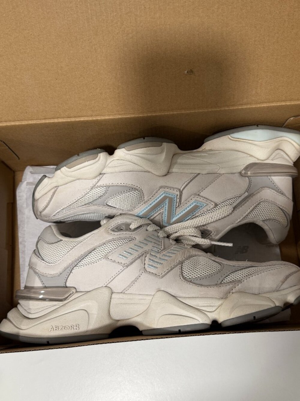 Women's New Balance 9060 Sneaker Size 9